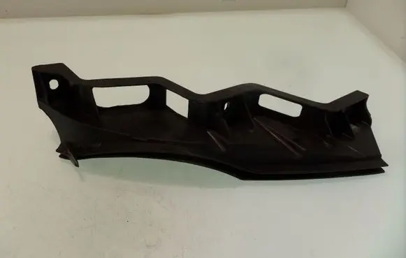 Volkswagen PASSAT B6 Front bumper mounting bracket 3C0807889
