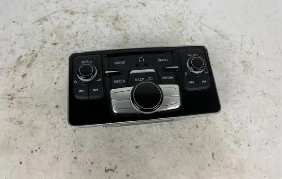 Head unit multimedia control