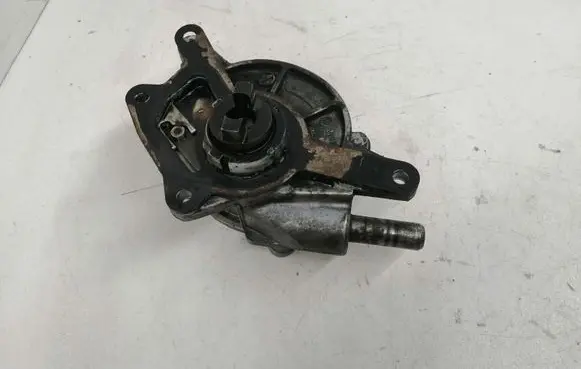 Mercedes-Benz Vito Viano W639 Vacuum pump LA1231001 LA123100