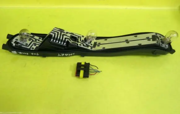 Smart ForFour I Tail light bulb cover holder