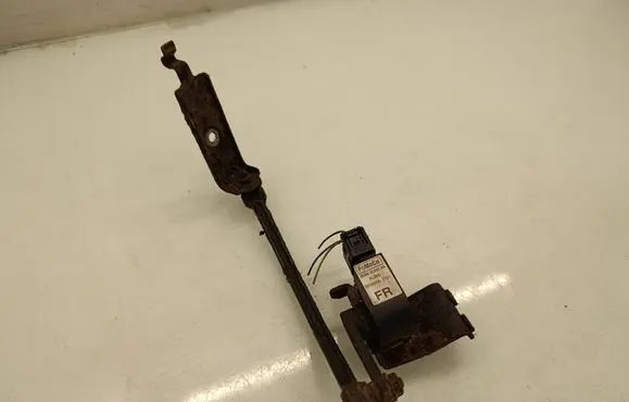 Volvo XC60 Headlight/headlamp level sensor 8G9N3C097