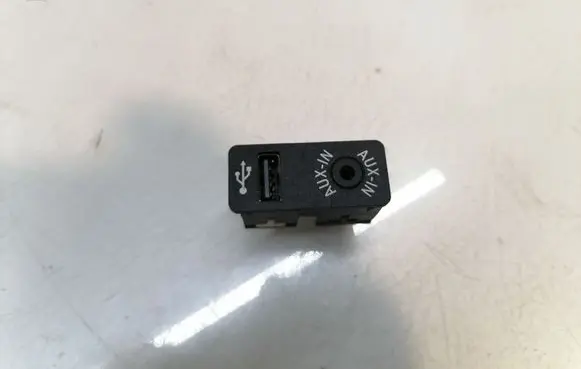 BMW 3 F30 F35 F31 AUX in-socket connector 9229246