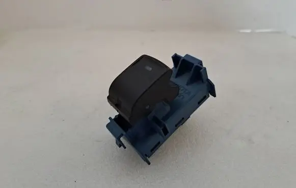 Toyota Avensis T270 Quarter vent window switch 8481005070