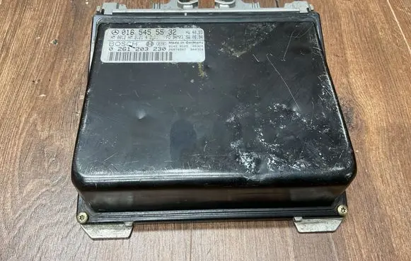 Mercedes-Benz E W124 Engine control unit/module ECU 0165455532 0261203230