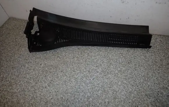 Suzuki SX4 Wiper trim