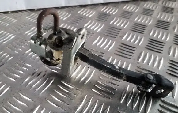 BMW X3 E83 Front door check strap stopper 7176801