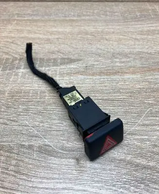 Audi A4 S4 B7 8E 8H Hazard light switch 8E0941509 B6WL WithPlug