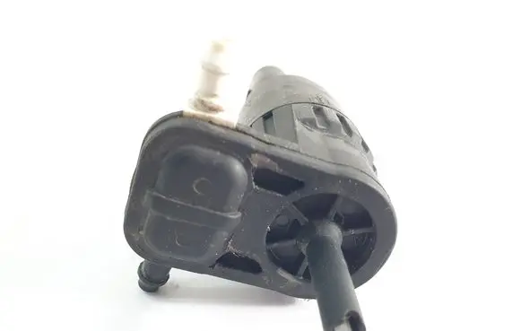 Volkswagen Tiguan Windscreen/windshield washer pump 1K6955651
