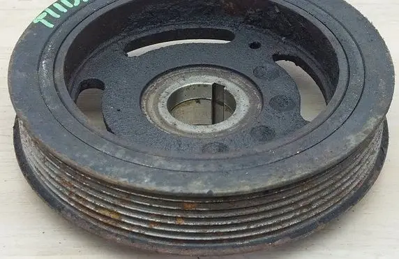 Nissan Tiida C11 Crankshaft pulley 70131B