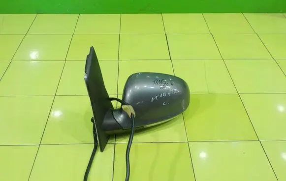 Volkswagen Golf Plus Front door electric wing mirror LEWE XP119