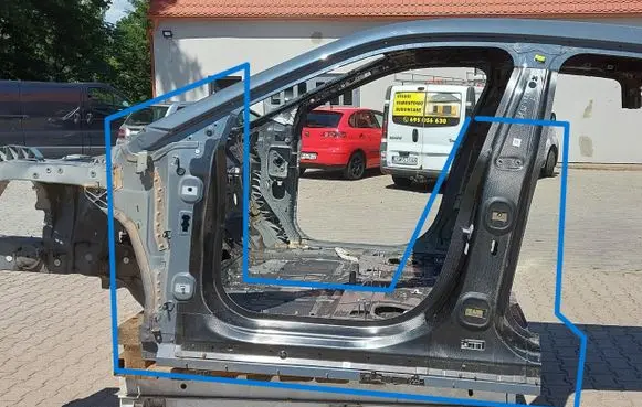 BMW iX Pillar (middle)