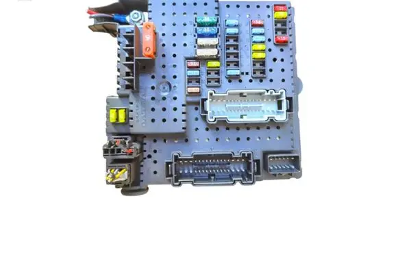 Volvo XC70 Fuse module