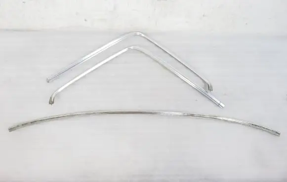 Mercedes-Benz W123 Rear door windshield rail 
