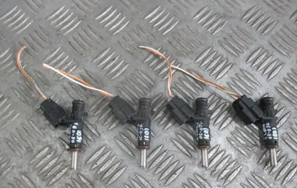 Peugeot 207 Fuel injectors set V75281768005