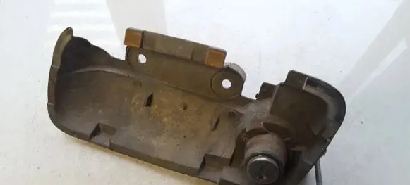 Opel Zafira A Front door lock (next to the handle) 