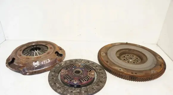 Subaru Impreza I Clutch set kit 30100AA851