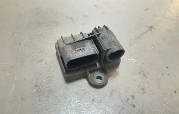 Mercedes-Benz Sprinter W906 Glow plug pre-heat relay A6519003103 51299070D 1903000395202