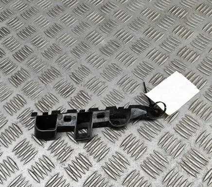 Front bumper mounting bracket