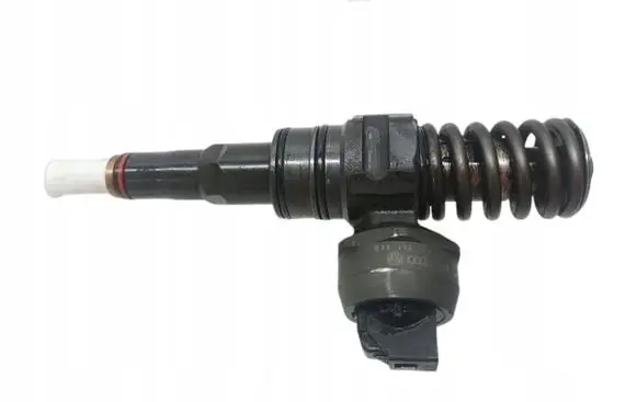 Volkswagen PASSAT B5.5 Fuel injector 038130073AJ