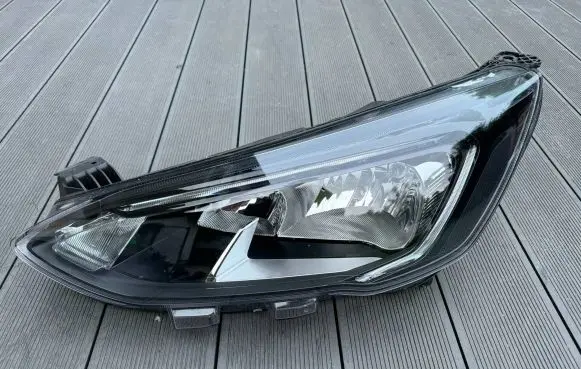 Ford Focus Headlight/headlamp JX7B13W030CE