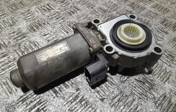 Land Rover Discovery 3 - LR3 Gearbox-reducer motor 0130008508 1TC2228991