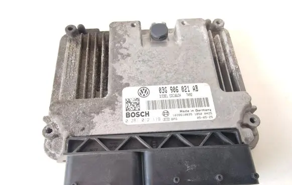 Volkswagen PASSAT B6 Engine control unit/module 03G906021AB