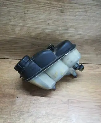 Mercedes-Benz E W211 Coolant expansion tank/reservoir 