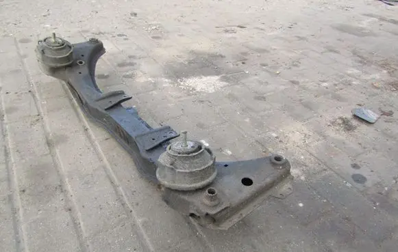 BMW 3 E46 Engine mount bracket 