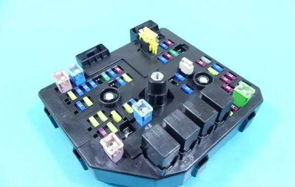 Chevrolet Captiva Central body control module 95202005 IMPRK1325404