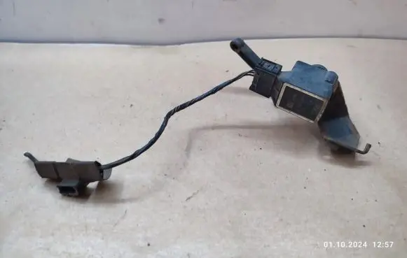 BMW X3 E83 Air suspension front height level sensor 6784695