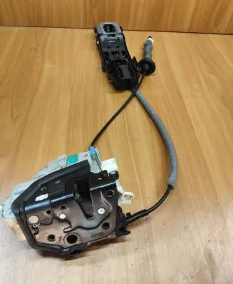 Audi A3 S3 8V Front door lock 8X1837015C