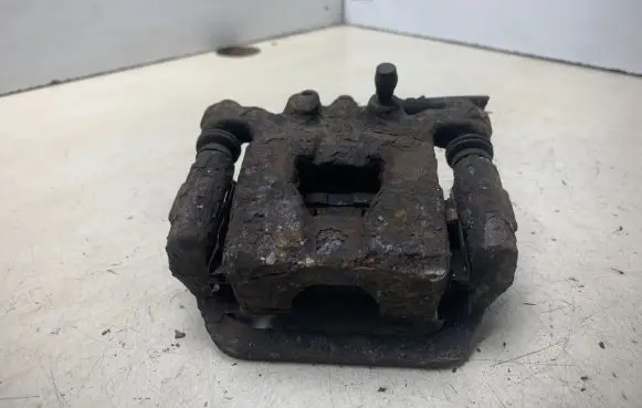Nissan Tiida C11 Rear brake caliper