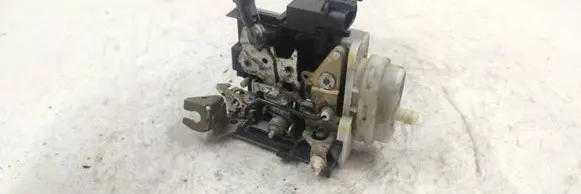 Audi A4 S4 B5 8D Front door lock 4d1837016d
