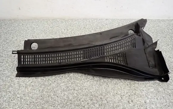 Suzuki Swift I Wiper trim
