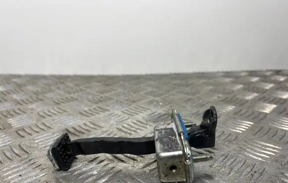 SsangYong Rexton Front door check strap stopper