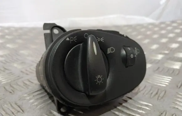 Ford Focus Light switch 98AG13A024CH