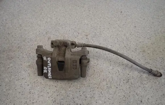 Mitsubishi Outlander Front brake caliper 