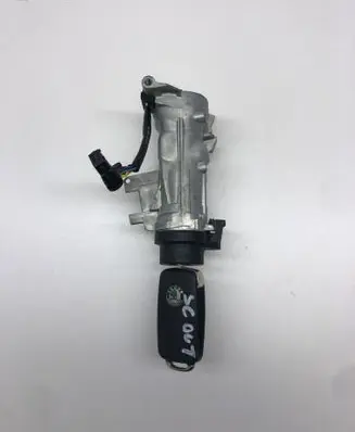 Skoda Octavia Mk2 (1Z) Ignition lock 1K0905851B 1K0905865