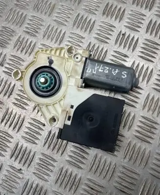 Seat Altea XL Front door window regulator motor 5P0837402N 1T0959702L S1519H009