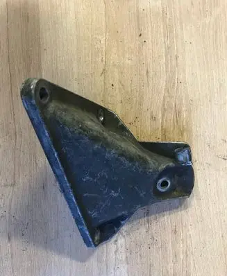 BMW 5 E60 E61 Engine mounting bracket 6761149