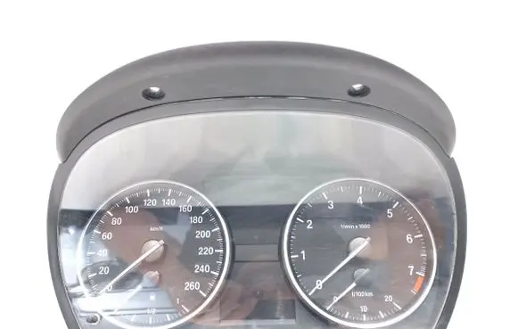 Speedometer (instrument cluster)