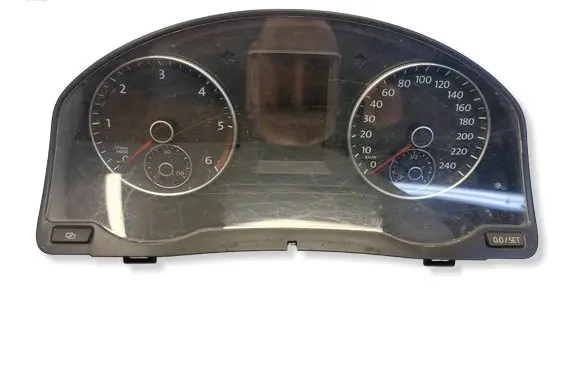 Volkswagen Golf Plus Speedometer (instrument cluster) 5M0920871A VD104826
