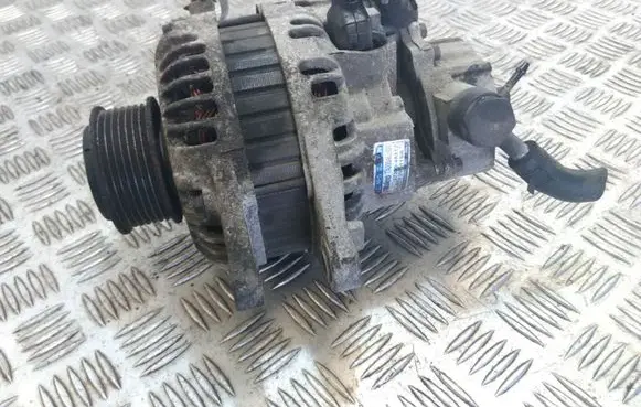 KIA Sorento Generator/alternator 373004A112