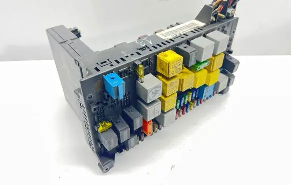 Mercedes-Benz ML W163 SAM control unit 1635452532 05371050