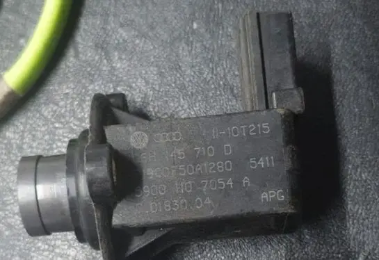 Audi A1 Electromagnetic valve 7.01830.04