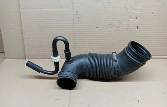 Volkswagen Fox Air intake hose/pipe 6Y0129684B