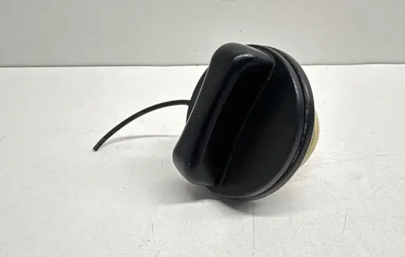 Nissan Juke I F15 Fuel tank filler cap