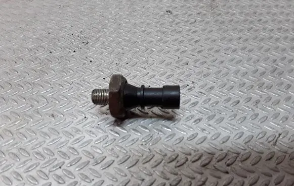 Opel Vectra C Oil pressure sensor 55354325