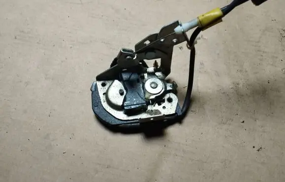 Honda Element Rear door lock