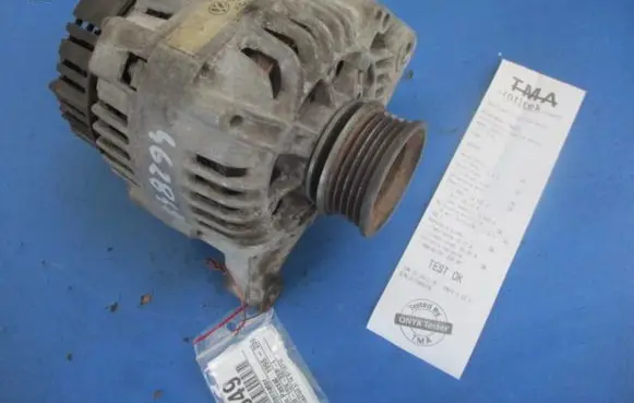 Volkswagen PASSAT B5 Generator/alternator 058903016F